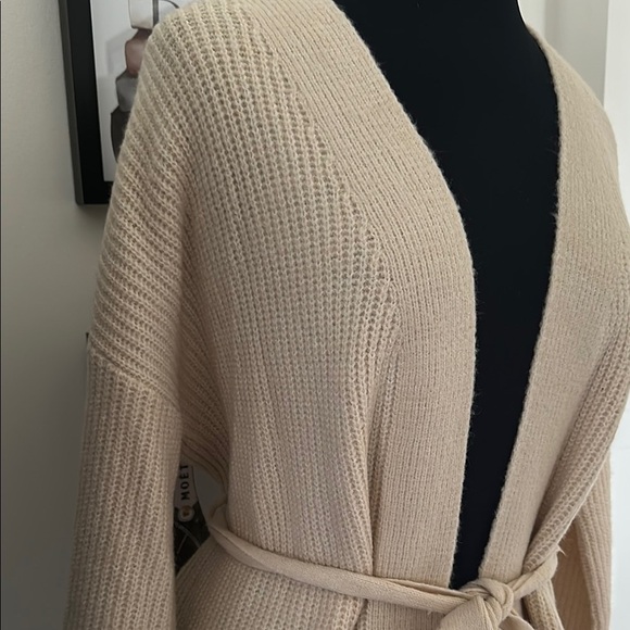 Pink Lily Cream Tan Knit Sweater size small - Picture 3 of 8